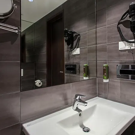 Tobbaccon Hotel 3*